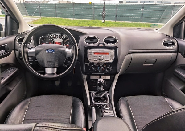 Ford Focus cena 17700 przebieg: 200000, rok produkcji 2008 z Poznań małe 379